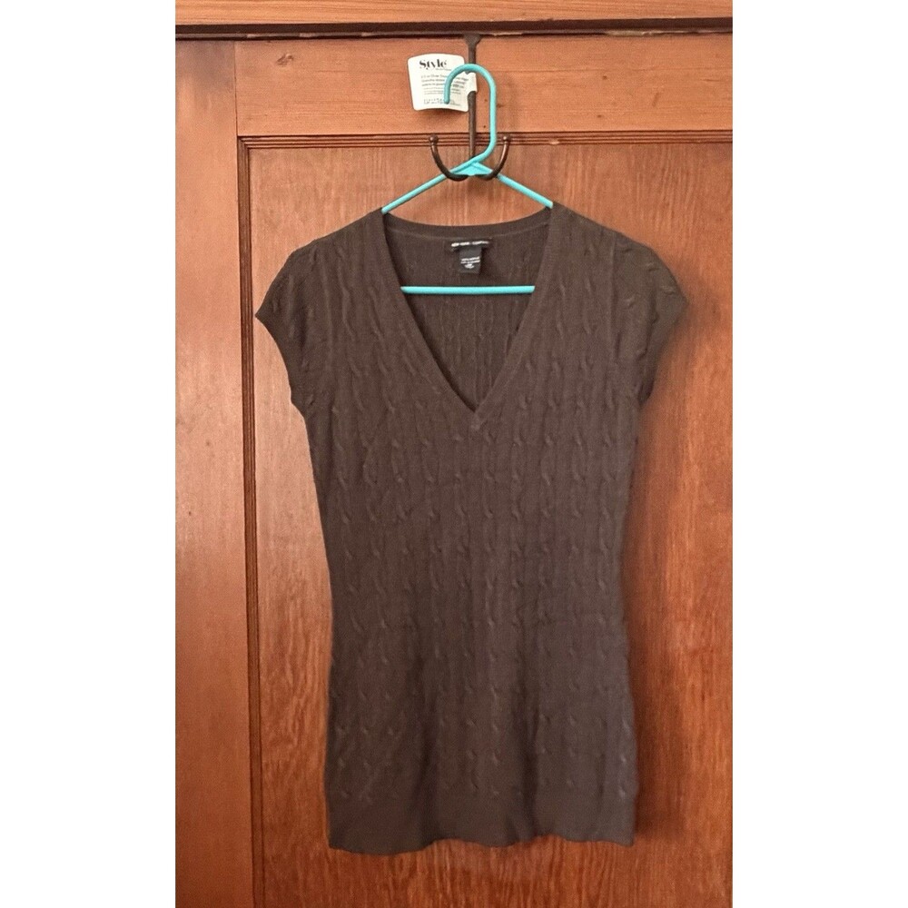 NWT New York & Company Brown Cable-Knit Acrylic Sleeveless V-Neck Sweater Medium